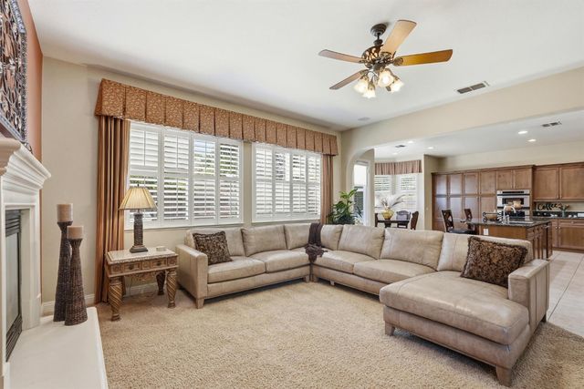 6813 Vilamoura Way, Elk Grove, CA 95757