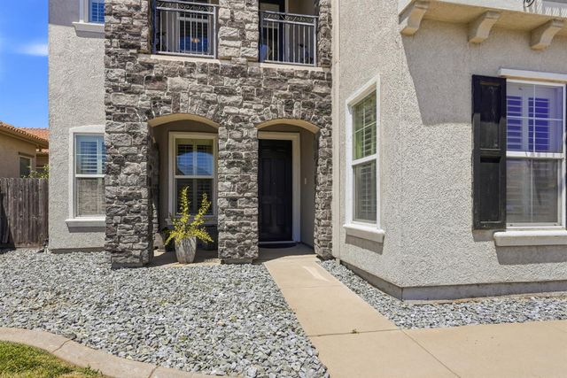 6813 Vilamoura Way, Elk Grove, CA 95757