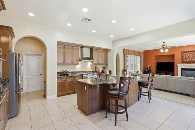 6813 Vilamoura Way, Elk Grove, CA 95757