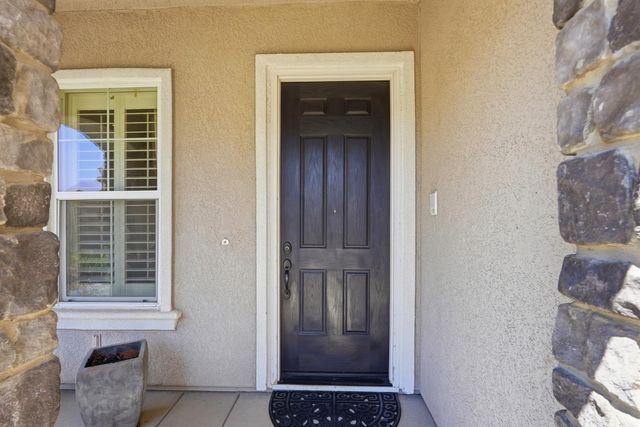 6813 Vilamoura Way, Elk Grove, CA 95757