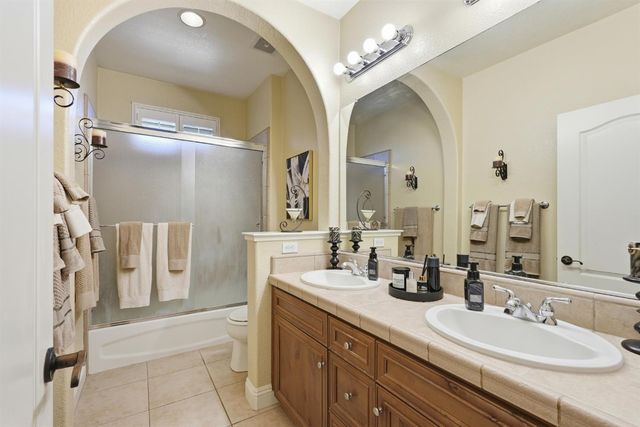 6813 Vilamoura Way, Elk Grove, CA 95757