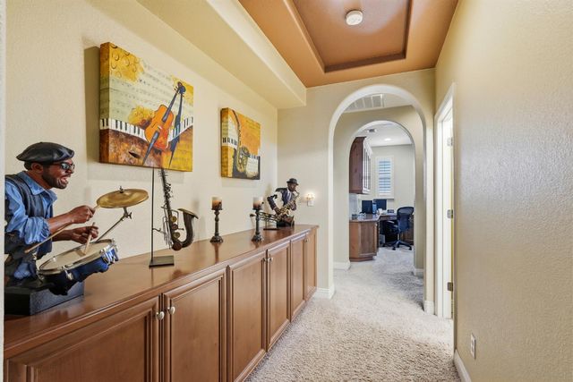 6813 Vilamoura Way, Elk Grove, CA 95757