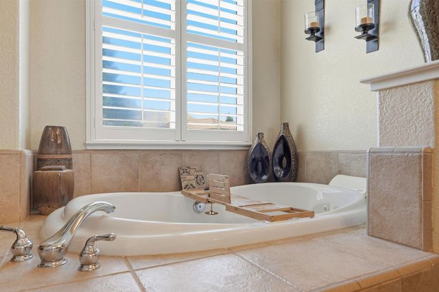 6813 Vilamoura Way, Elk Grove, CA 95757