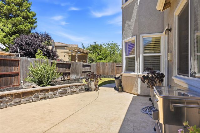6813 Vilamoura Way, Elk Grove, CA 95757