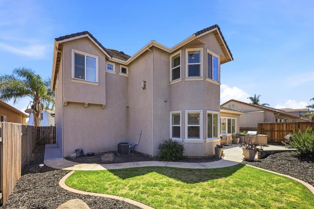 6813 Vilamoura Way, Elk Grove, CA 95757