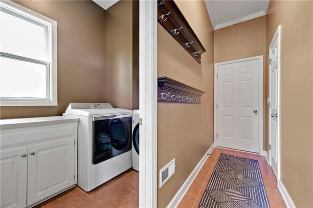 8477 Timber Trails Drive, De Soto, KS 66018