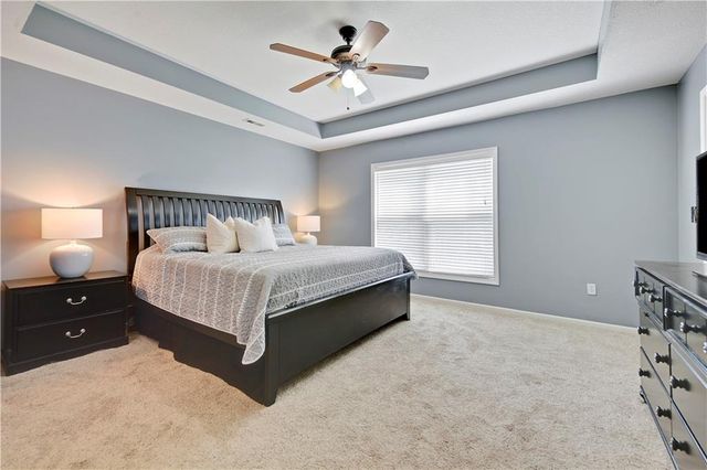 8477 Timber Trails Drive, De Soto, KS 66018