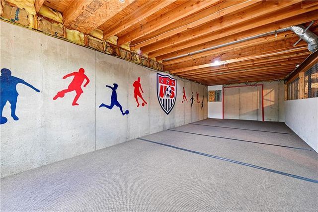 8477 Timber Trails Drive, De Soto, KS 66018