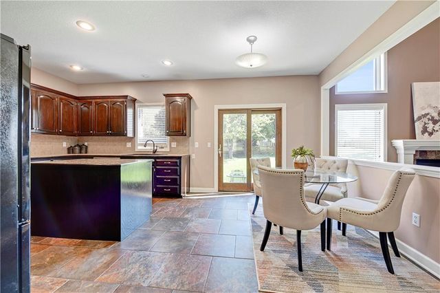 8477 Timber Trails Drive, De Soto, KS 66018