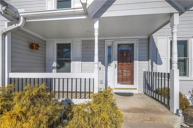 15808 Glenwood Avenue, Overland Park, KS 66223