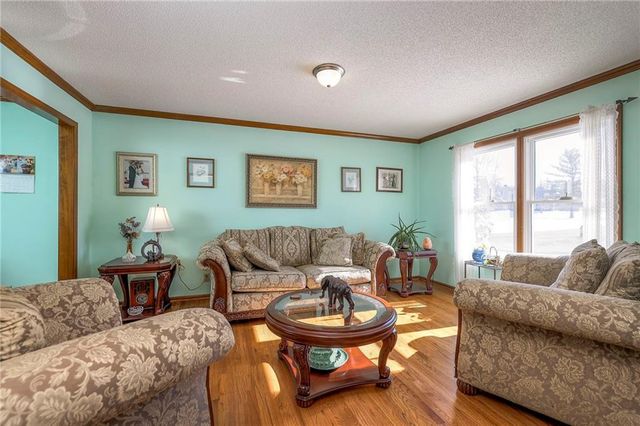 15808 Glenwood Avenue, Overland Park, KS 66223