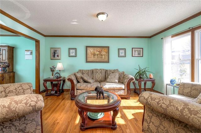 15808 Glenwood Avenue, Overland Park, KS 66223