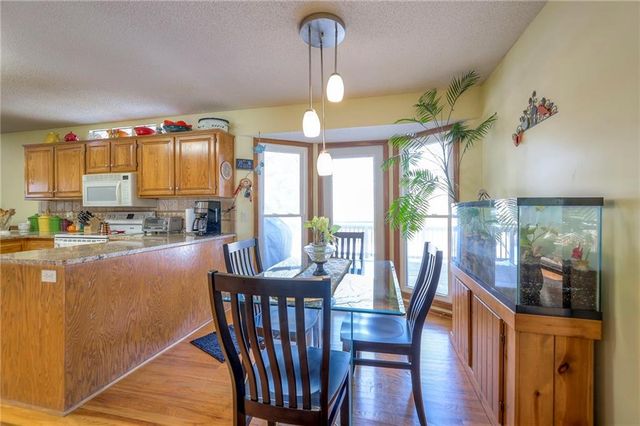 15808 Glenwood Avenue, Overland Park, KS 66223