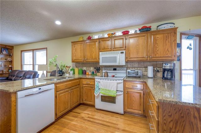 15808 Glenwood Avenue, Overland Park, KS 66223