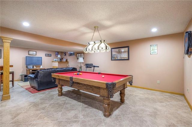 15808 Glenwood Avenue, Overland Park, KS 66223