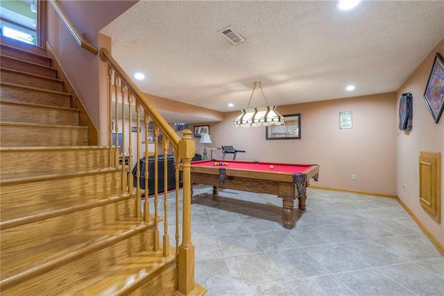 15808 Glenwood Avenue, Overland Park, KS 66223