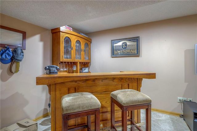 15808 Glenwood Avenue, Overland Park, KS 66223