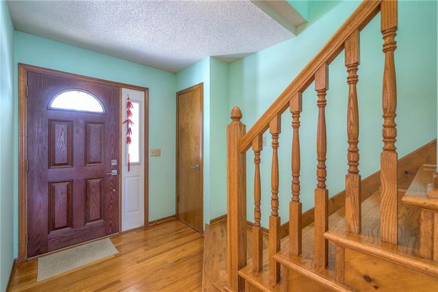 15808 Glenwood Avenue, Overland Park, KS 66223