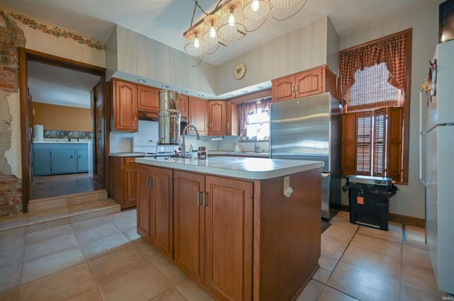 6633 E 400 SOUTH, Kokomo, IN 46902