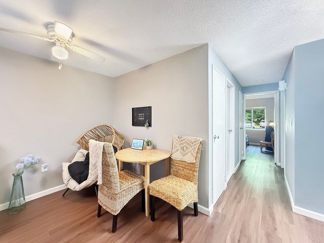 7 Village Rock Ln 2, Natick, MA 01760