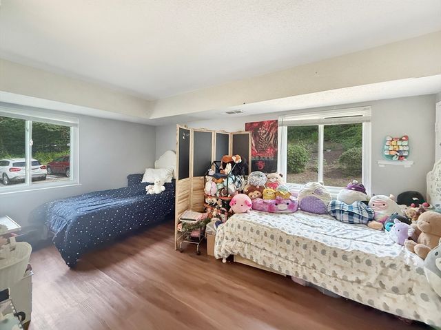 7 Village Rock Ln 2, Natick, MA 01760