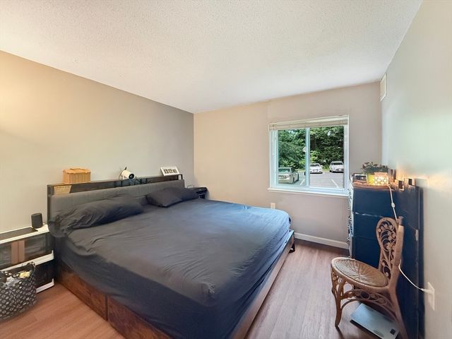 7 Village Rock Ln 2, Natick, MA 01760