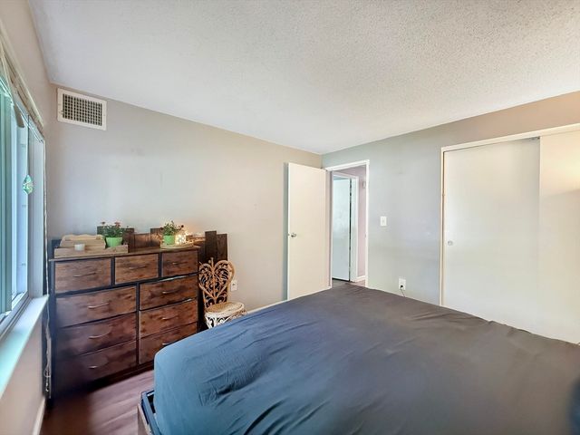 7 Village Rock Ln 2, Natick, MA 01760