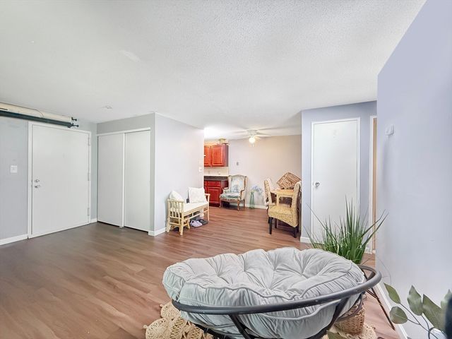 7 Village Rock Ln 2, Natick, MA 01760