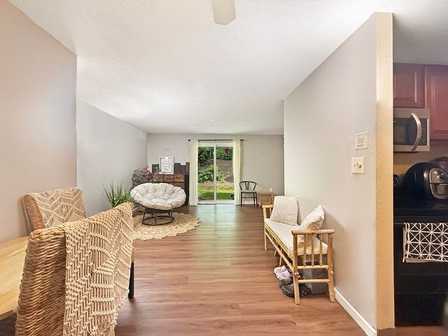 7 Village Rock Ln 2, Natick, MA 01760