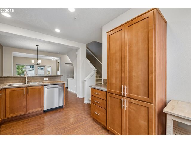 290 Nw 116TH Ave 102, Portland, OR 97229