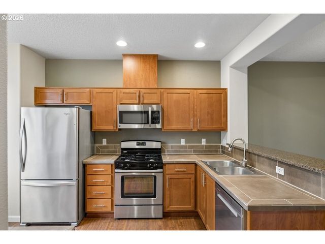 290 Nw 116TH Ave 102, Portland, OR 97229