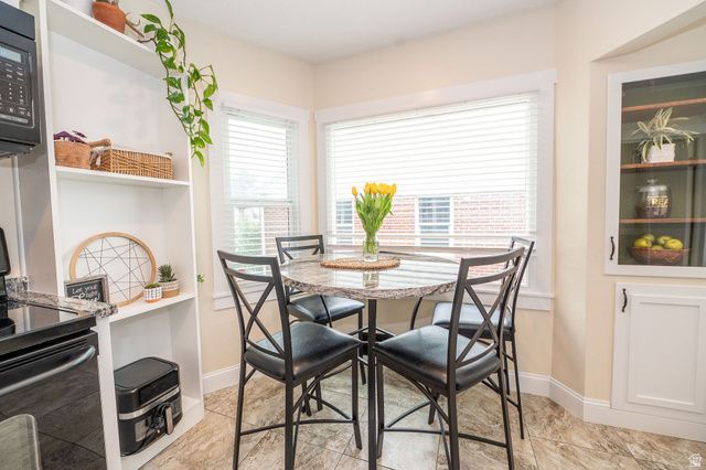 181 S COUNTRY CLUB DR, South Ogden, UT 84405