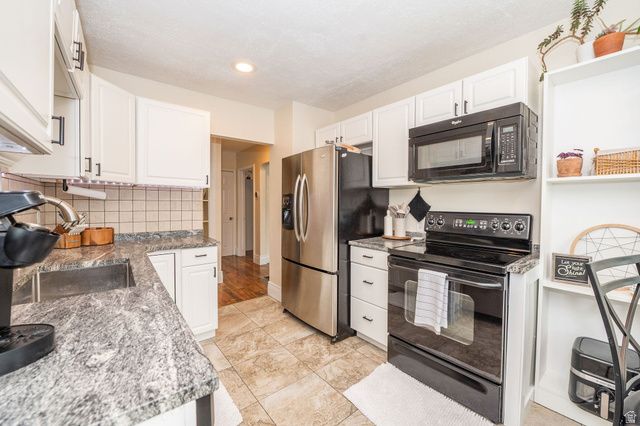181 S COUNTRY CLUB DR, South Ogden, UT 84405