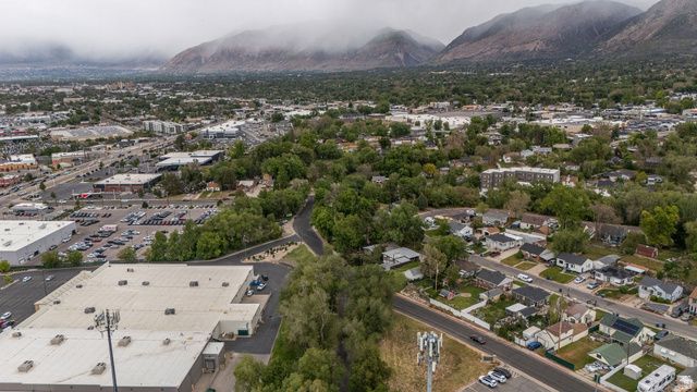 181 S COUNTRY CLUB DR, South Ogden, UT 84405