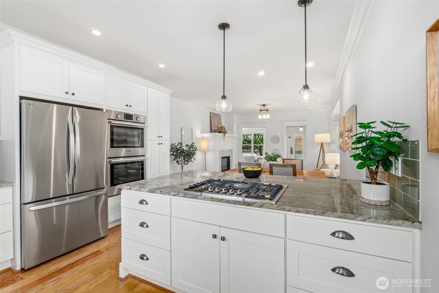2217 4th Avenue N, Seattle, WA 98109