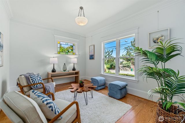 2217 4th Avenue N, Seattle, WA 98109