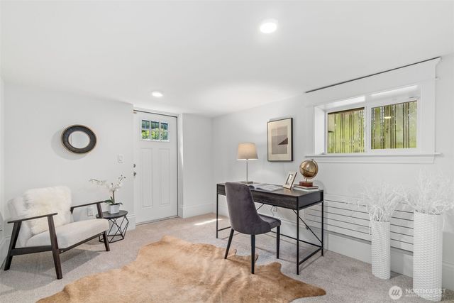 2217 4th Avenue N, Seattle, WA 98109