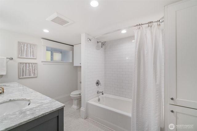 2217 4th Avenue N, Seattle, WA 98109