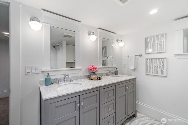 2217 4th Avenue N, Seattle, WA 98109