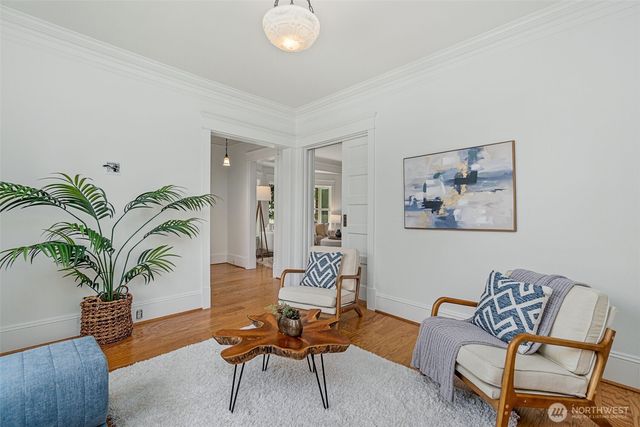 2217 4th Avenue N, Seattle, WA 98109