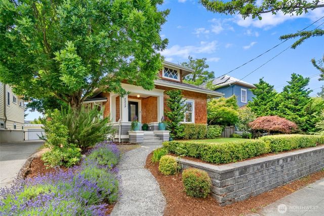 2217 4th Avenue N, Seattle, WA 98109