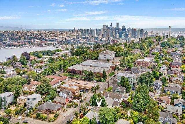 2217 4th Avenue N, Seattle, WA 98109