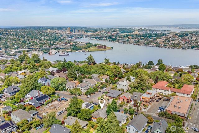 2217 4th Avenue N, Seattle, WA 98109