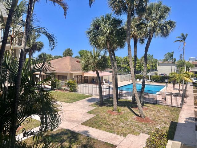 1500 N Congress Avenue C11, West Palm Beach, FL 33401