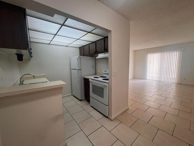 1500 N Congress Avenue C11, West Palm Beach, FL 33401