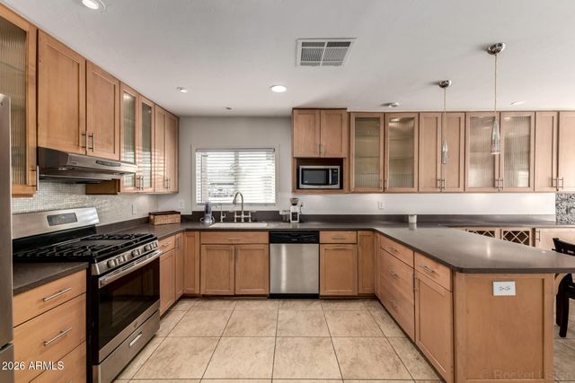 9832 N 29th Street, Phoenix, AZ 85028