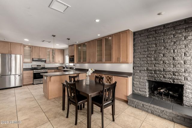 9832 N 29th Street, Phoenix, AZ 85028