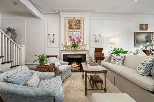 55 E ELM Street, Chicago, IL 60611