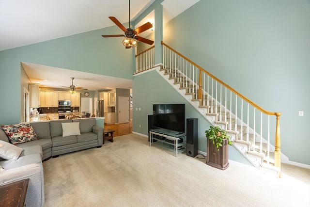 29 Hancock Rd, Franklin, MA 02038