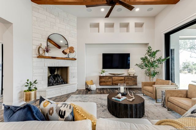 65 Sabinas Ridge Rd, Boerne, TX 78006